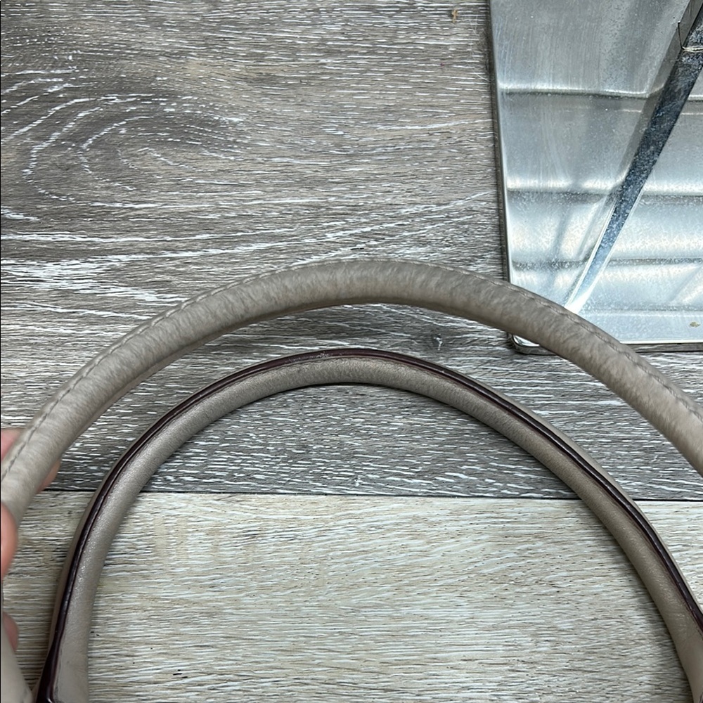 Coach Tan Shoulder Bag - Picture 13 of 16